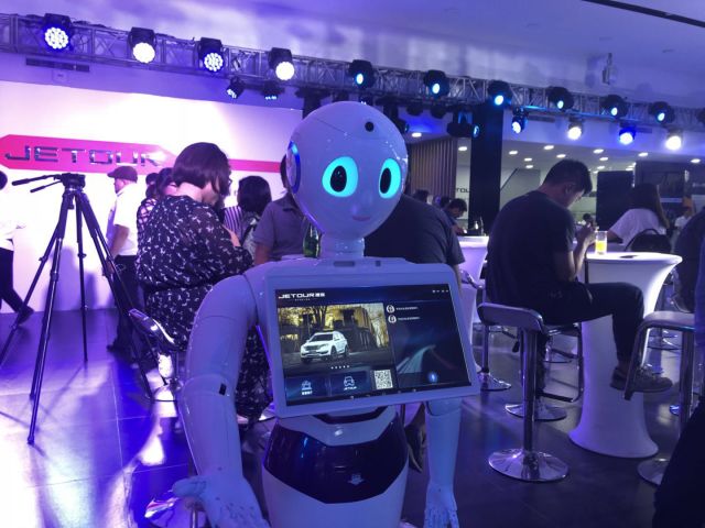 智慧展廳引領(lǐng)汽車營銷革命 捷途一年布局1300家智能機(jī)器人銷售新生態(tài)