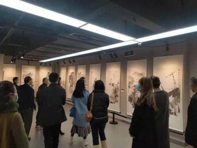 翰墨揚(yáng)清風(fēng)，光影繪廉韻——市自然資源局組織黨員干部參觀‘蜀道清風(fēng)’廉潔文化書(shū)法美術(shù)攝影作品展